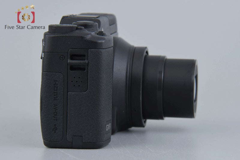 Ricoh GXR 10.0 MP Digital Camera + P10 28-300mm f/3.5-5.6 VC [Very Good]