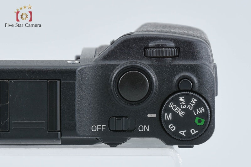 "Shutter Count 3" Ricoh GXR 10.0 MP Digital Camera [Very Good]