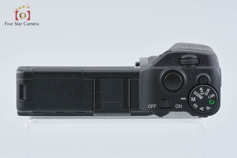 "Shutter Count 3" Ricoh GXR 10.0 MP Digital Camera [Very Good]