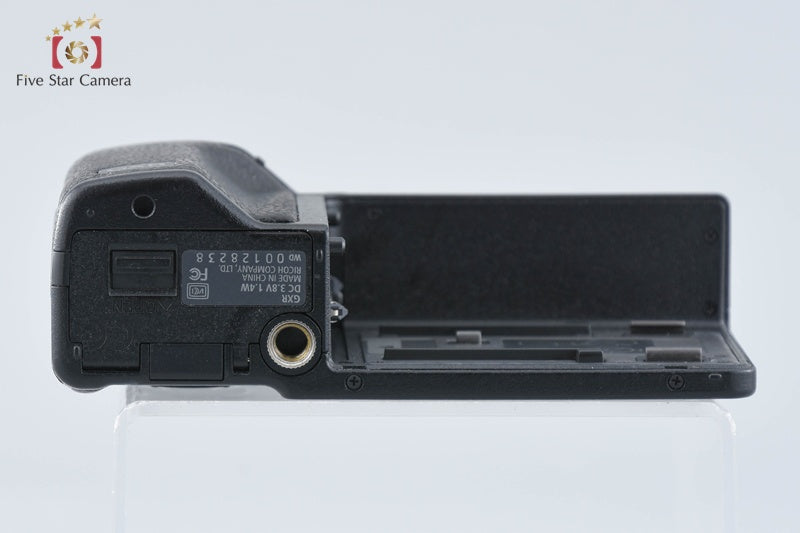 "Shutter Count 3" Ricoh GXR 10.0 MP Digital Camera [Very Good]