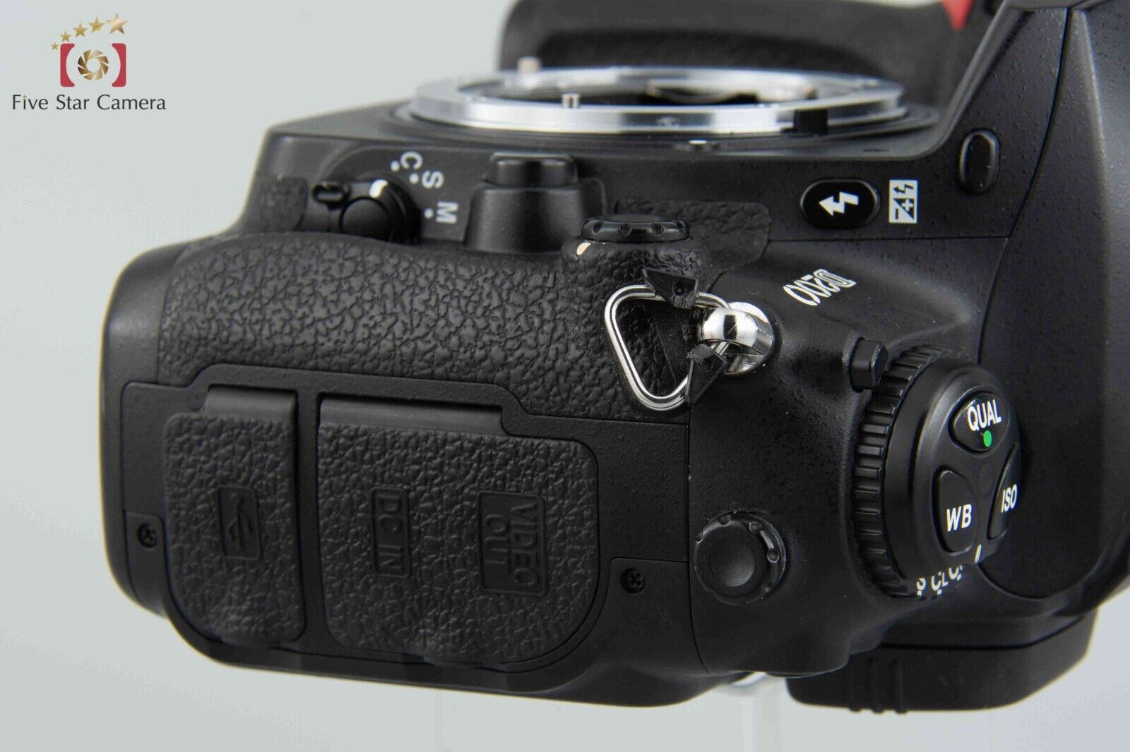 "Shutter count 5,372" Nikon D200 10.2 MP Digital SLR Camera Body w/ Box