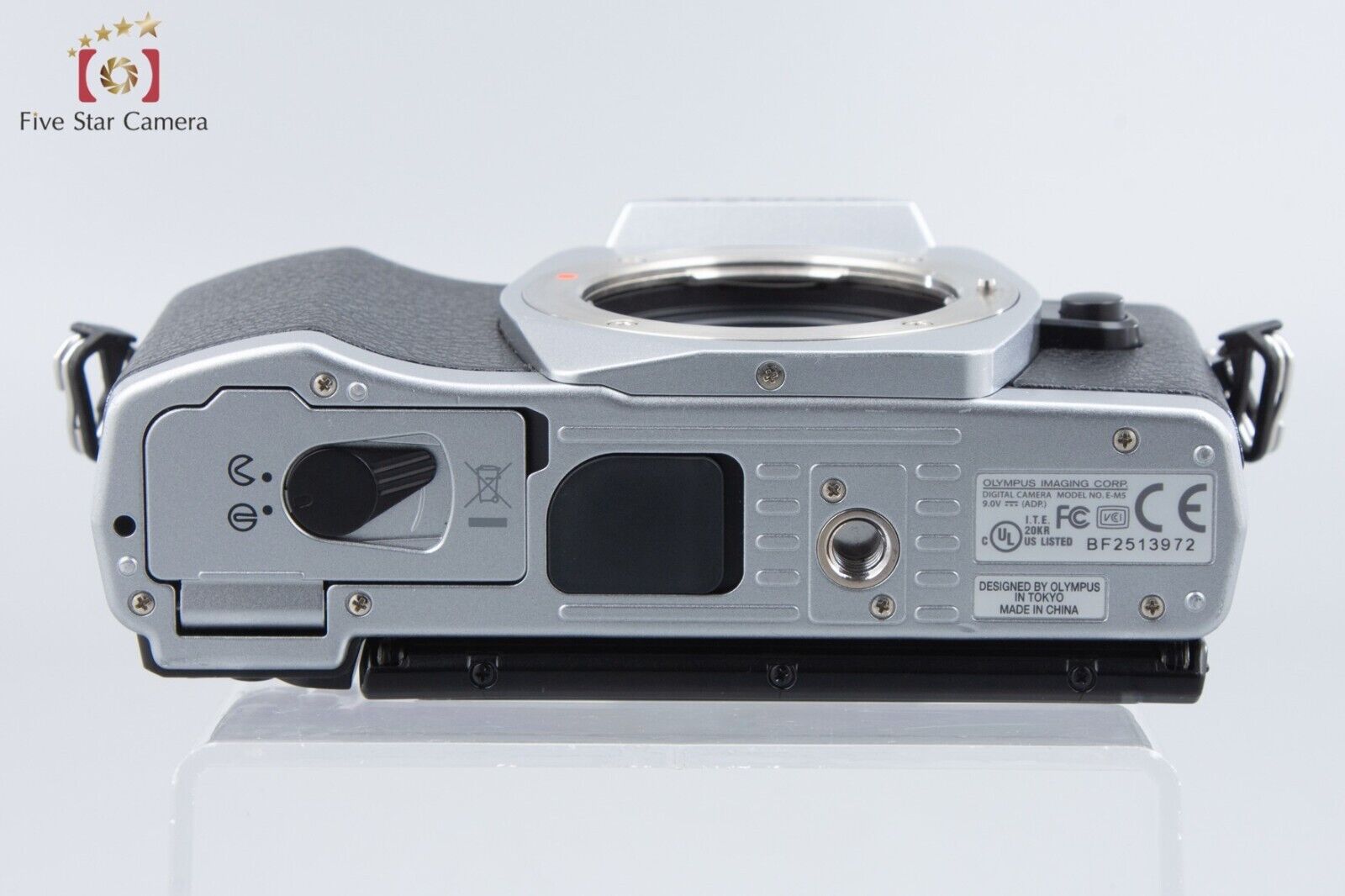 "Shutter count 4,310" Olympus OM-D E-M5 Silver 16.1 MP Digital Mirrorless Camera