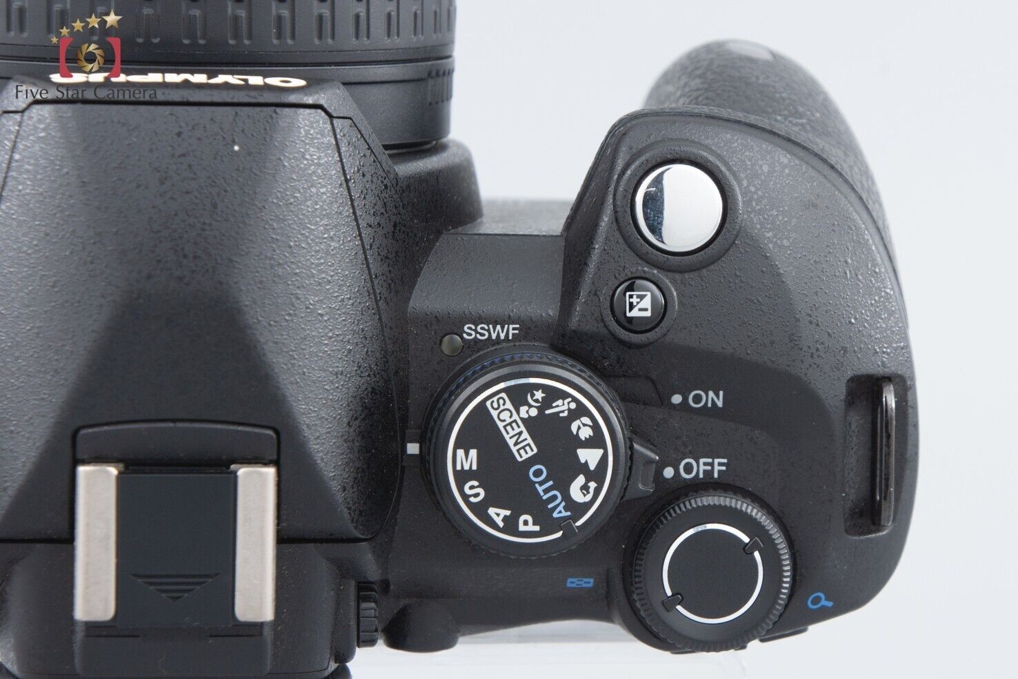 Near Mint!! Olympus E-520 10.0 MP DSLR 14-42 Lens Kit
