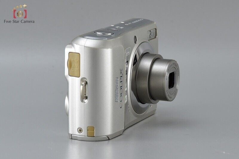 Very Good!! Nikon COOLPIX L20 Silver 10.0 MP Digital Camera