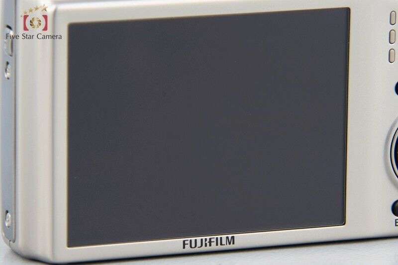 Near Mint!! Fujifilm FINEPIX F770EXR Champagne Gold 16.0 MP Digital Camera w/ Bo