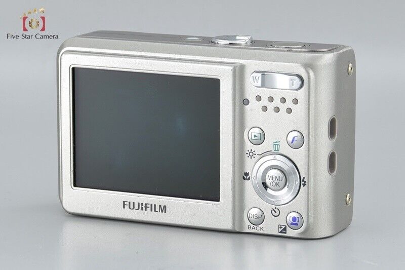 Very Good!! FUJIFILM FinePix F31 fd Silver 6.3 MP Digital Camera