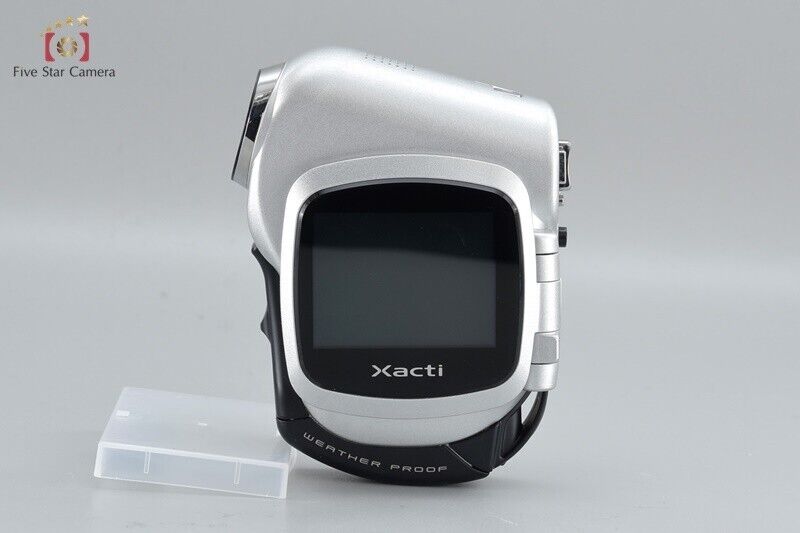 Very Good!! SANYO Xacti DMX-CA6 Black 10.0 MP Digital Movie Camera