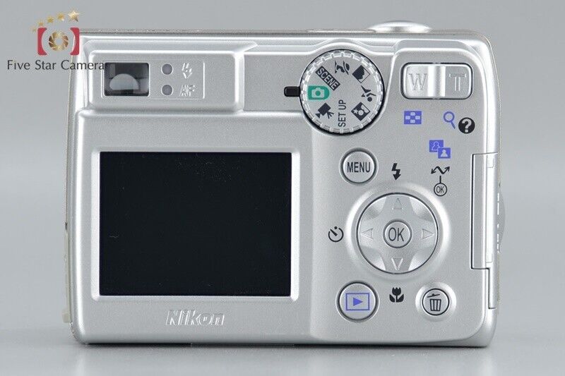 Near Mint!! Nikon COOLPIX 7600 7.4 MP Digital Camera w/Box