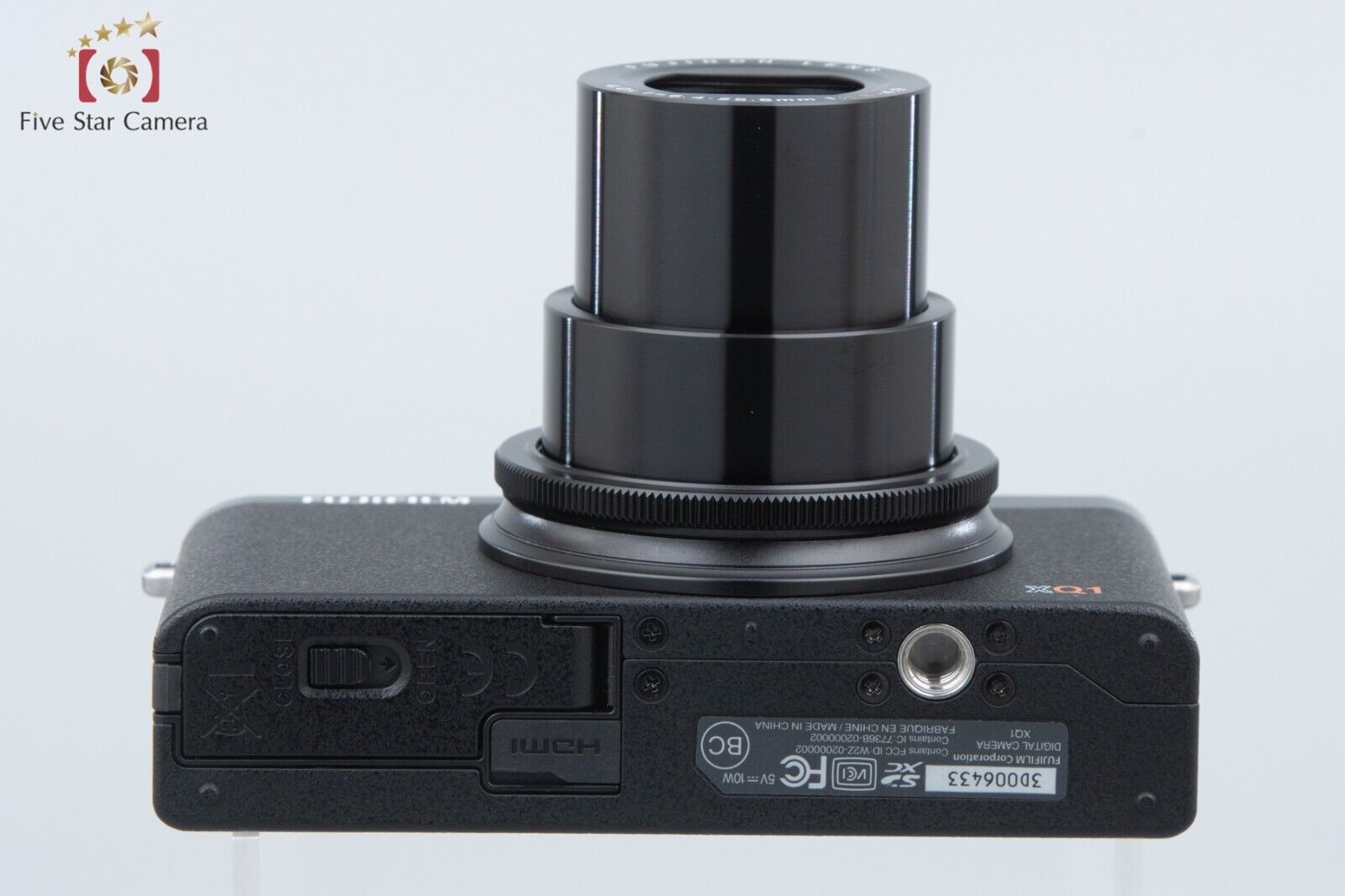 Near Mint!! Fujifilm XQ1 Black 12.0 MP Digital Camera