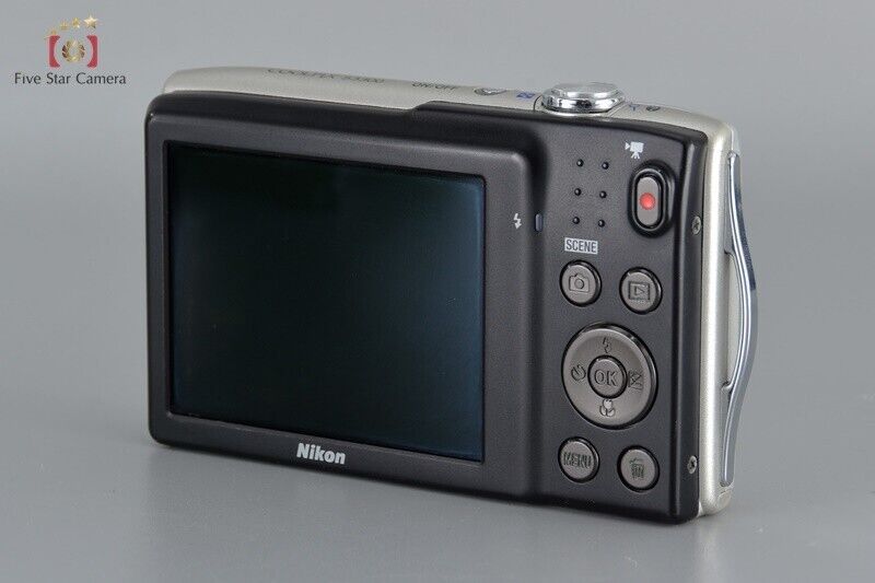 Excellent!! NIkon COOLPIX S3300 Crystal Silver 16.0 MP Digital Camera