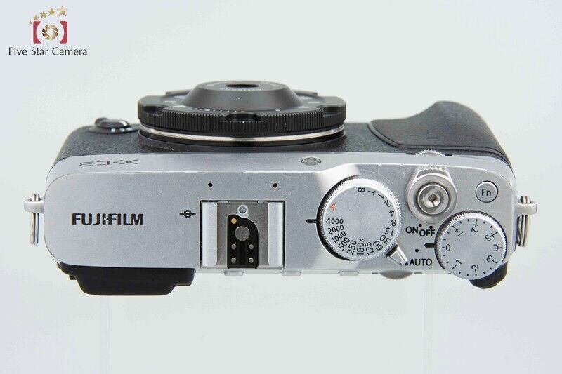 Very Good!! Fujifilm X-E3 Silver 24.3 MP + 7Artisans 18mm f/6.3 UFO Light Lens